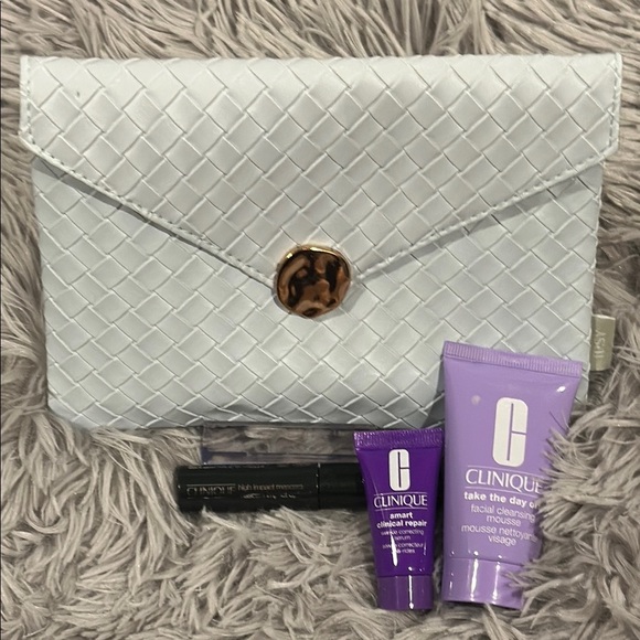 Ipsy Bag & Clinique Travel Bundle - Mascara, Cleansing, Wrinkle Correcting Set - Picture 4 of 11